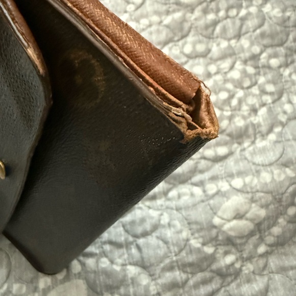 Louis Vuitton Monogram Sarah Trifold Wallet - Picture 5 of 9
